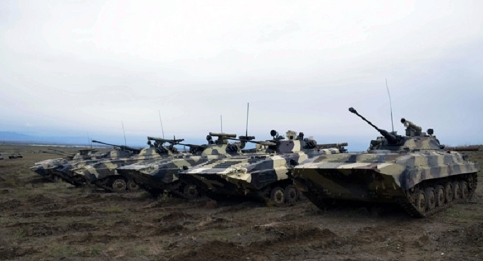 Azerbaijani armored vehicles begin test-fire on frontline 
